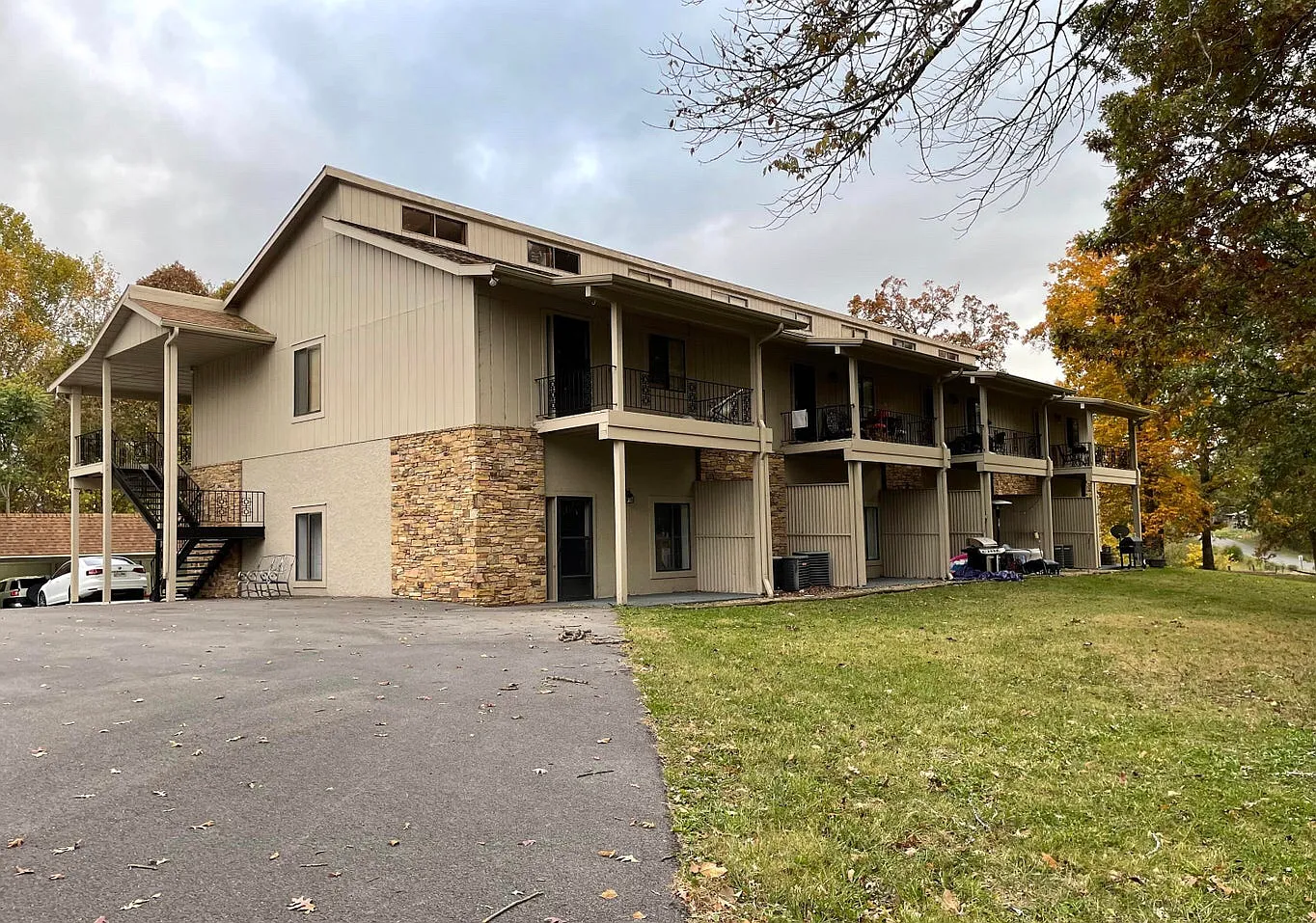 4 bed, 1100 sqft, $1,700 — Photo 1
