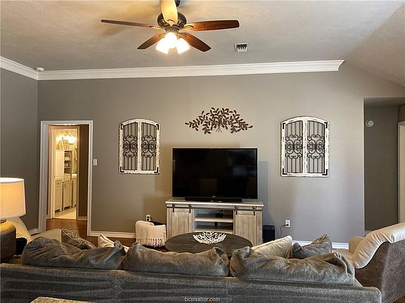 5th image of 2346 W Briargate Dr