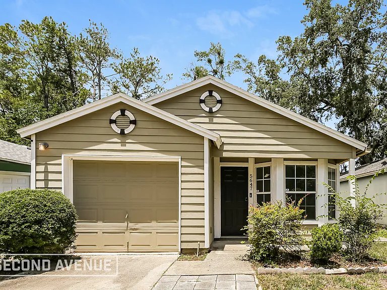 5647 Ellis Trace Dr — Photo 1