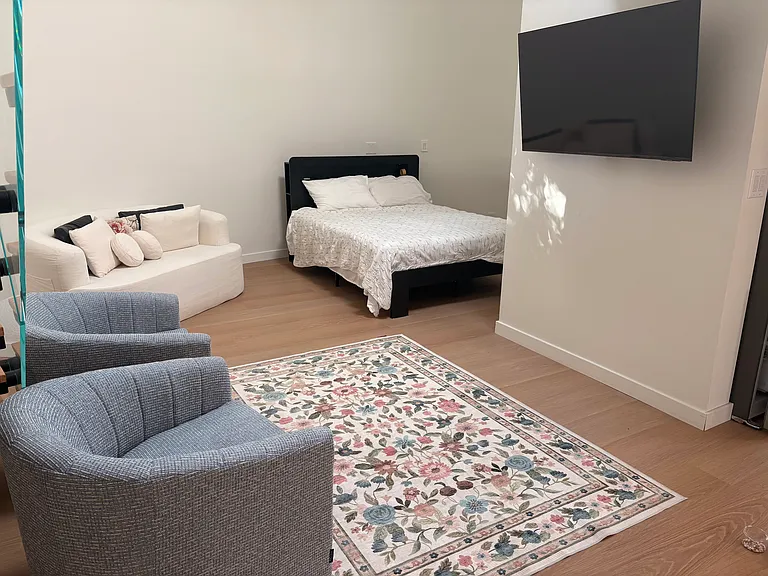 10343 Ilona Ave — Photo 1