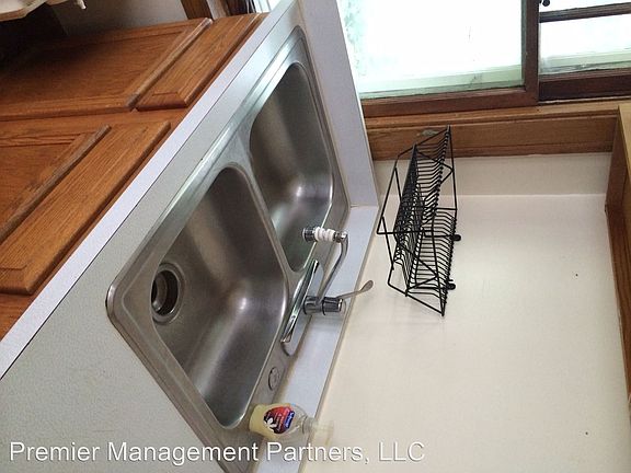 4th image of 528 Childs St #A