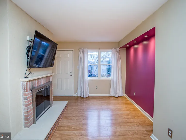 1529 Margaret Ct — Photo 11