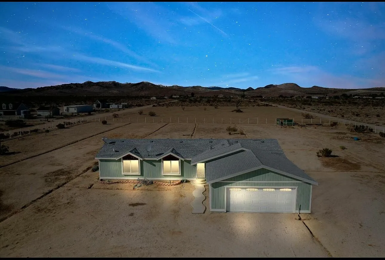 4909 W Avenue Of The Stars photo 1