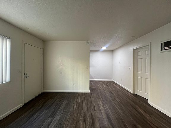 3rd image of 3119 Valle Ave APT 9