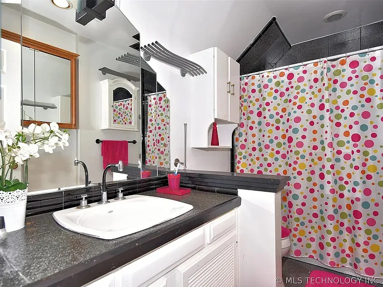 6126 E 98th St — Photo 22
