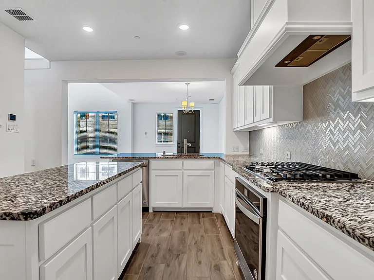 2723 Vista Park Ln — Photo 12
