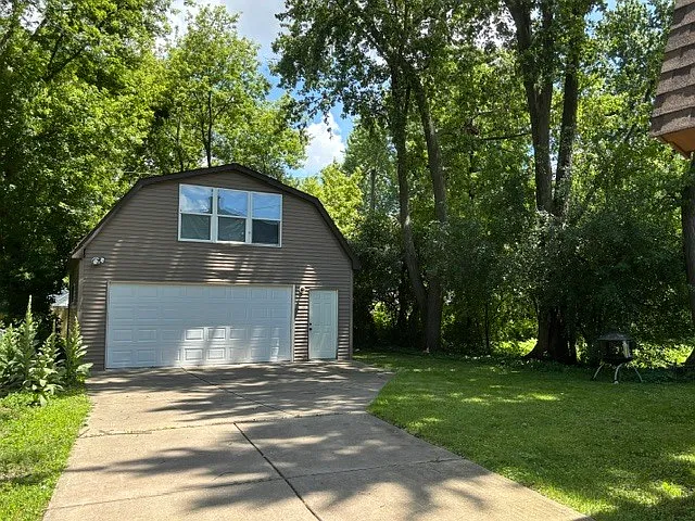 103 N Greenfield Ave — Photo 3