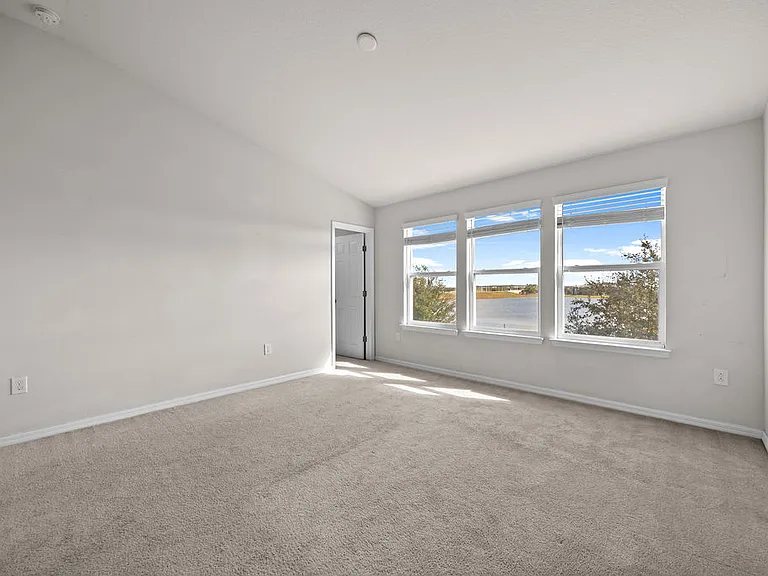 3971 Plainview Dr — Photo 17