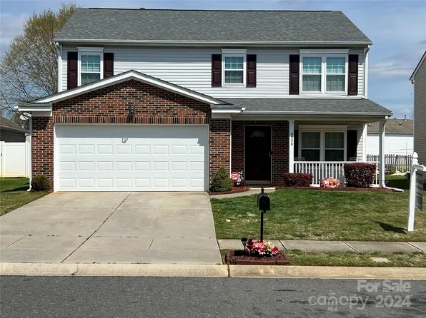 9338 Ames Hollow Rd, Charlotte, NC 28216