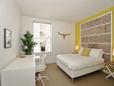 4th image of 1811 W Argyle St APT 1A