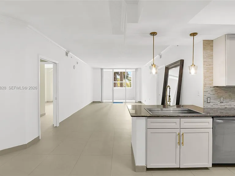 2000 N Bayshore Dr #211 — Photo 27
