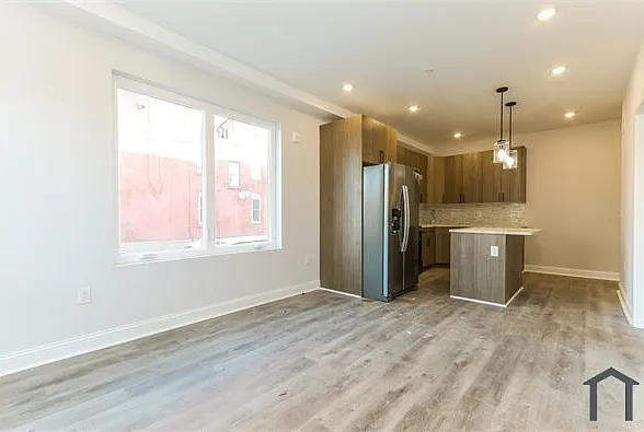 953 Belmont Ave — Photo 10