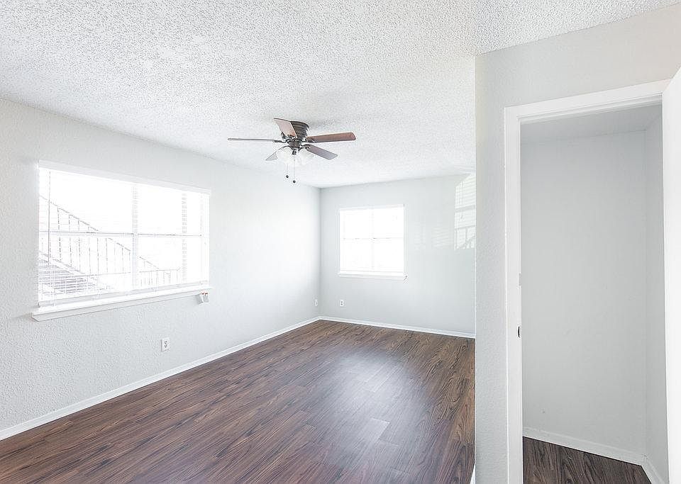 1st image of 1413 Clearfield Dr APT 204