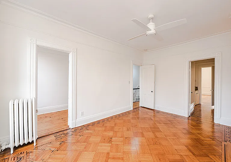 254 Vernon Ave #2 — Photo 2