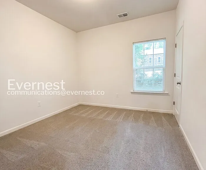 2126 2nd St — Photo 22