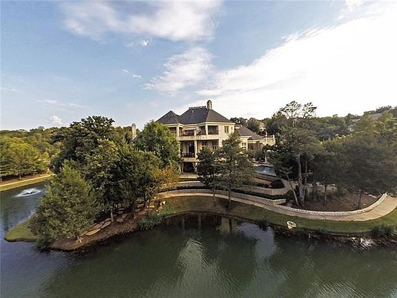 3rd image of 2712 Mark Twain Ct