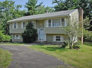 549 Garretson Rd, Bridgewater, NJ 08807