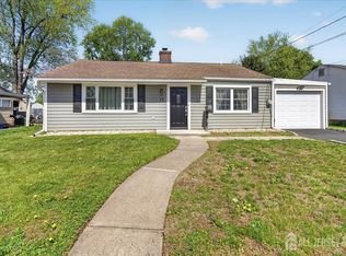 13 Comstock Rd, Edison, NJ 08817