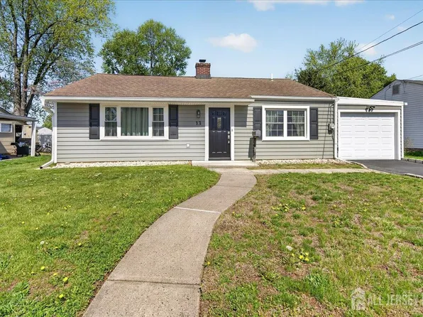13 Comstock Rd, Edison, NJ 08817