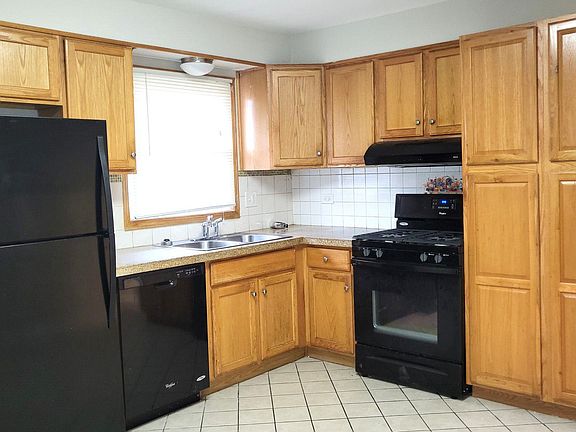 2nd image of 500 Wildwood Dr