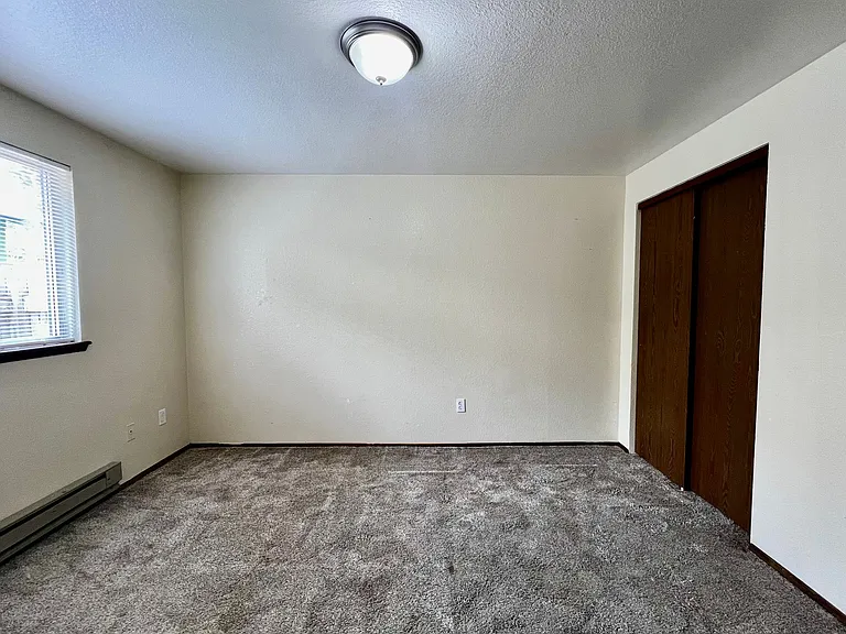 1316 Garfield Ave — Photo 2