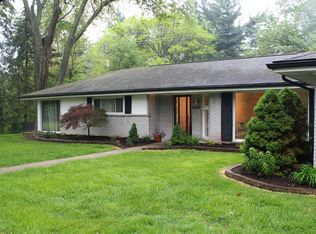 2685 New England Dr, Rochester Hills, MI 48309