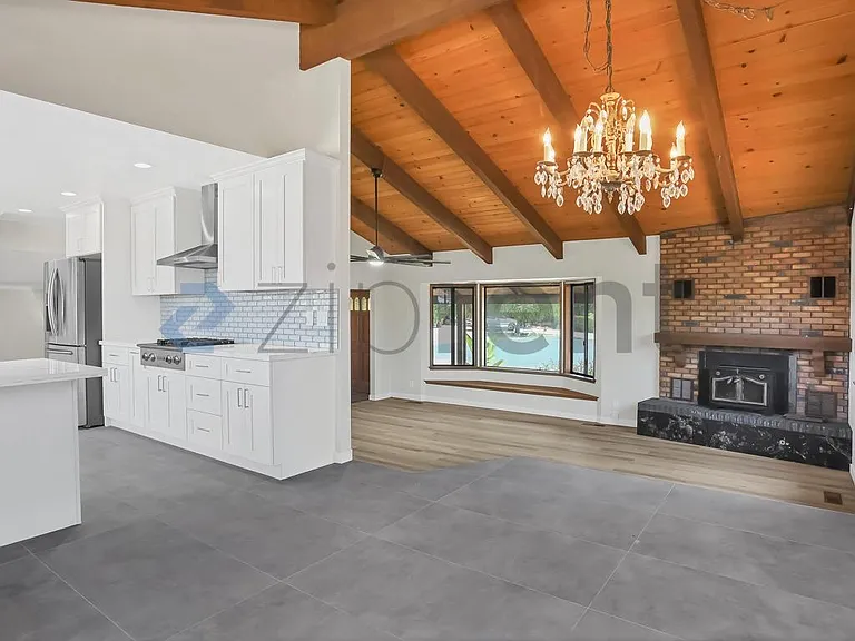 1196 Robinson Ct — Photo 6