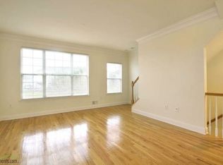 16 Kelly St, Parlin, NJ 08859