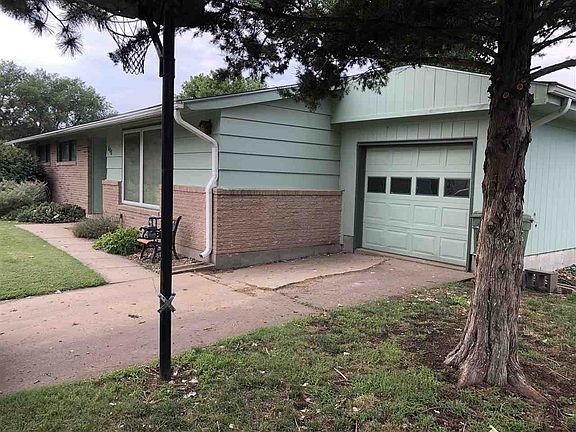 2nd image of 808 Rainbow Dr