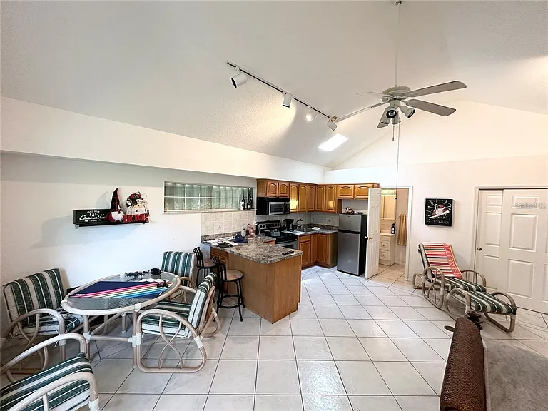 26 Woodbury Dr — Photo 7