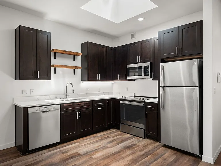 131 S Sherman St — Photo 14