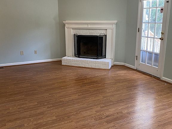 4th image of 156 Brighton Ct