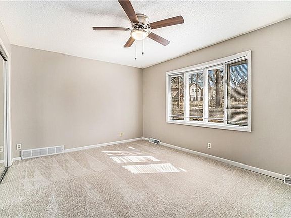 5th image of 302 N 18th St