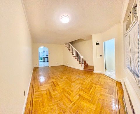 4th image of 2277 E 28th St #1A