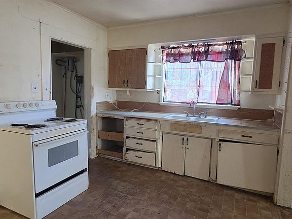 5th image of 1205 Modoc St