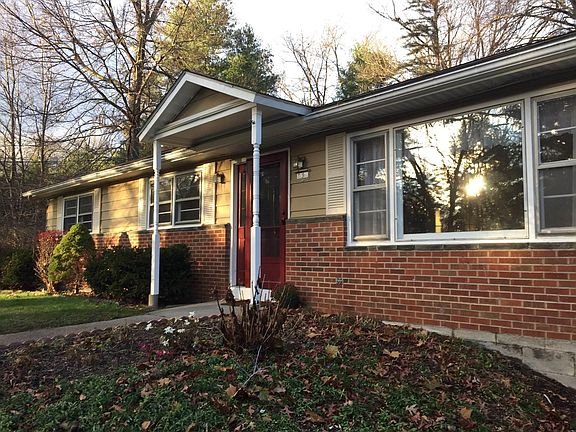 2nd image of 3 Chestnut Ln