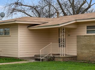 200 Roselawn St, Coleman, TX 76834