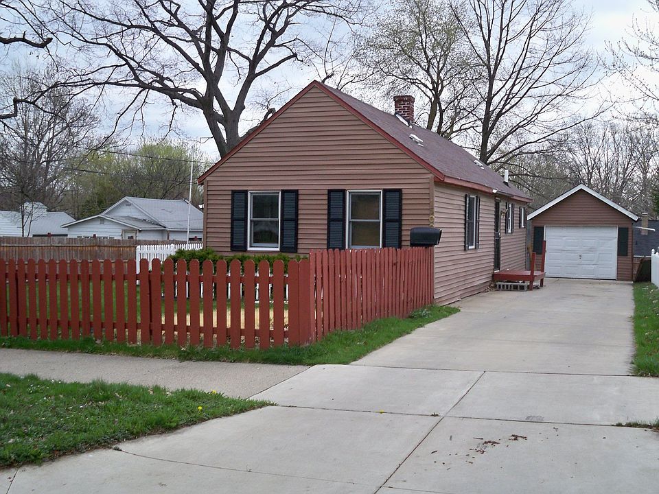 1st image of 1502 Houseman Ave NE