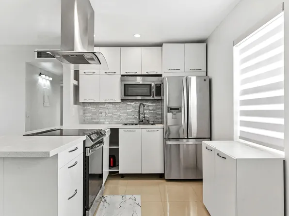 471 Capri J Drive, Delray Beach, FL 33484