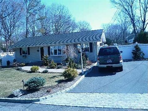 2nd image of 131 McGaw Ave