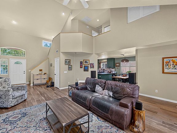 3rd image of 1876 W Camelot Dr