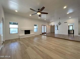 12847 N 40th Way, Phoenix, AZ 85032