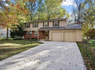 4321 Leewood Dr, Stow, OH 44224