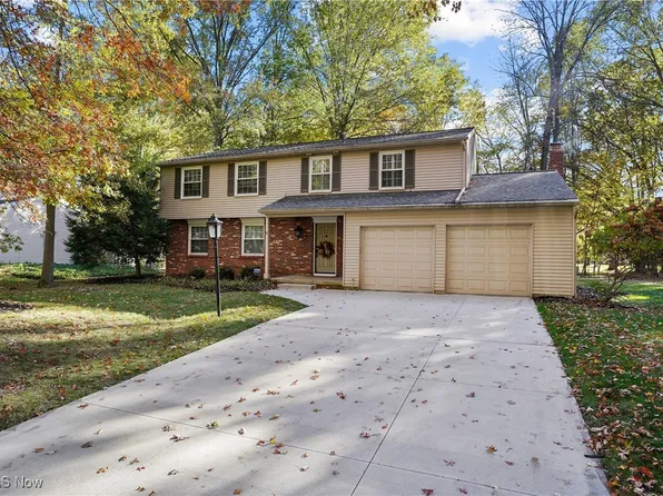 4321 Leewood Dr, Stow, OH 44224