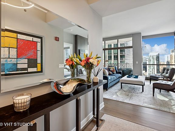 5th image of 21 E Huron St APT 1701