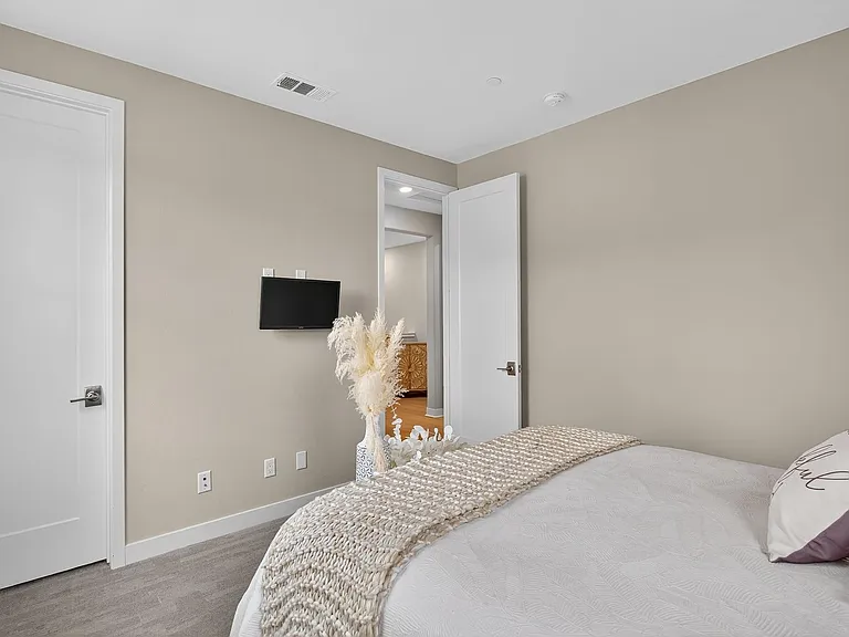 1733 Artemisia Ct — Photo 22
