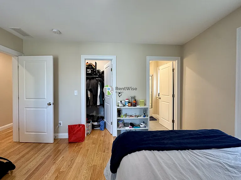 64 Waverly St — Photo 15