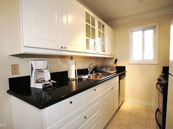 4th image of 300 Bay St APT 15