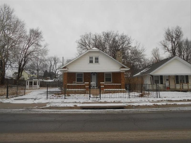 1st image of 3016 Brown Ave