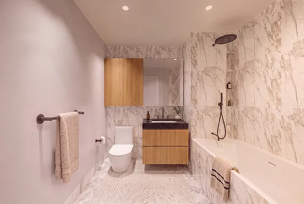 Bathroom, photo 1